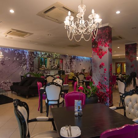 Sea Cliff Court Hotel & Luxury Apartments Dar-es-Salaam Eksteriør bilde