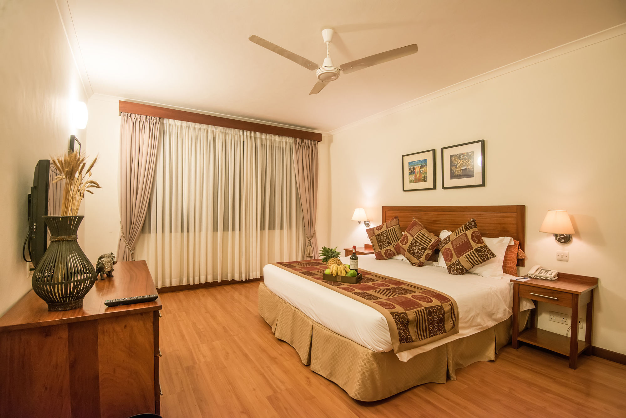 Sea Cliff Court Hotel & Luxury Apartments Dar-es-Salaam Eksteriør bilde