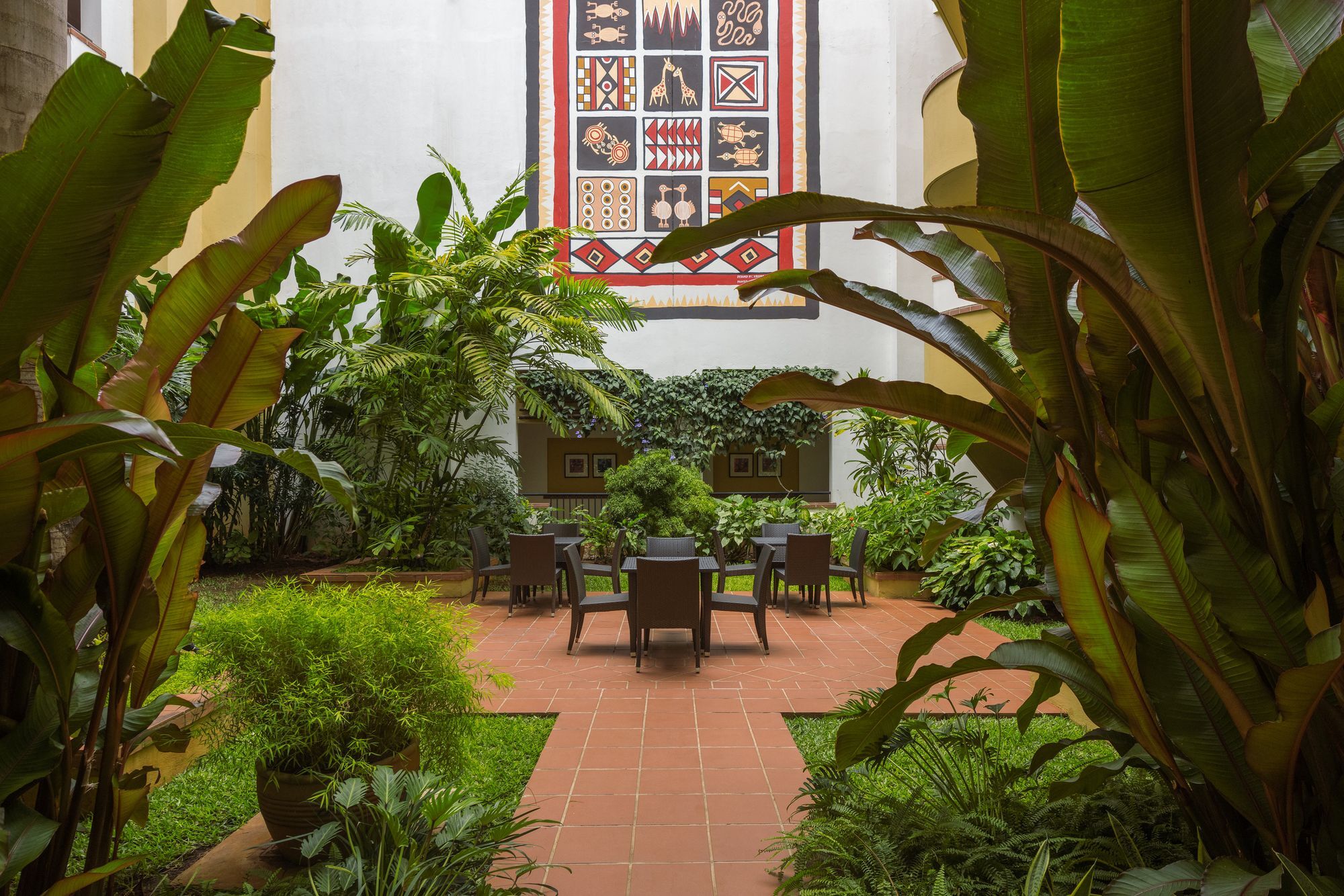 Sea Cliff Court Hotel & Luxury Apartments Dar-es-Salaam Eksteriør bilde