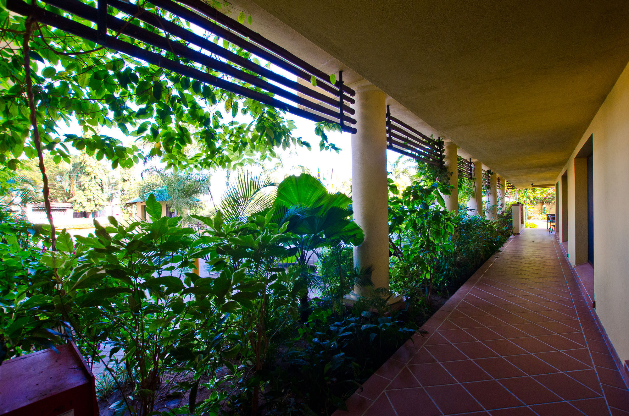 Sea Cliff Court Hotel & Luxury Apartments Dar-es-Salaam Eksteriør bilde